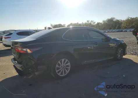 2021 Toyota Camry Le из США, поврежденный, VIN 4T1C11AK8MU587140